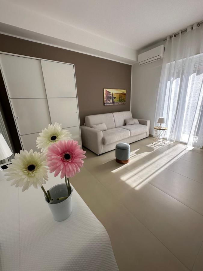 Four Rooms Naxos Giardini Naxos Exterior photo