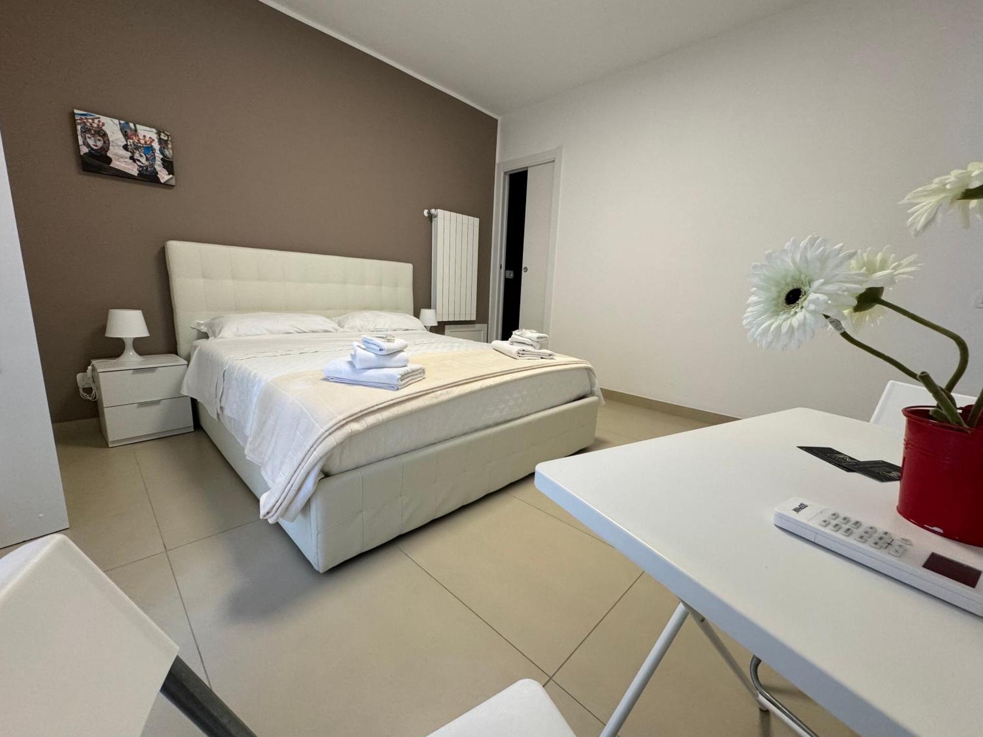 Four Rooms Naxos Giardini Naxos Exterior photo
